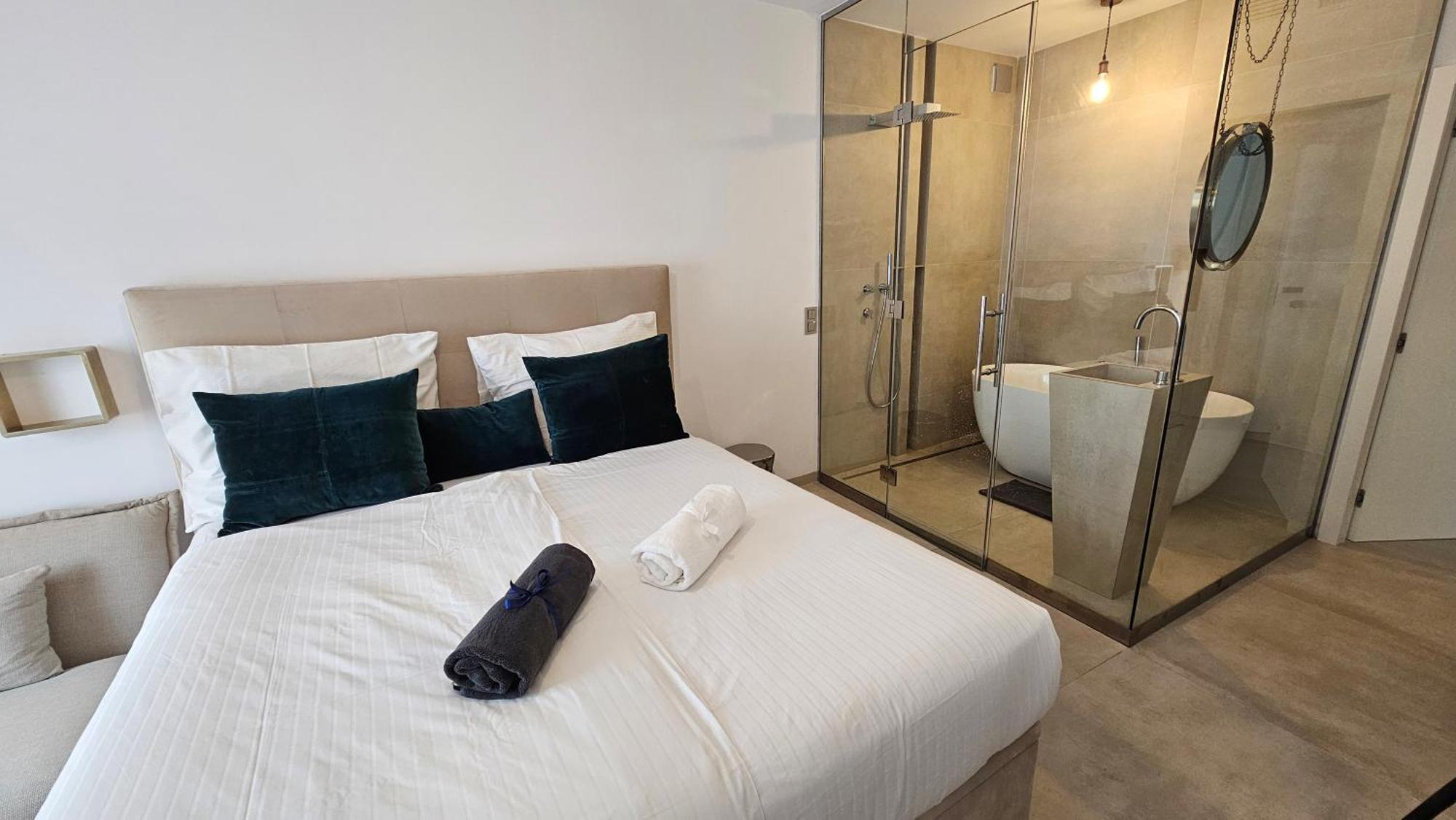 Oasis Jacuzzi Retreat Apartman Marbella Kültér fotó