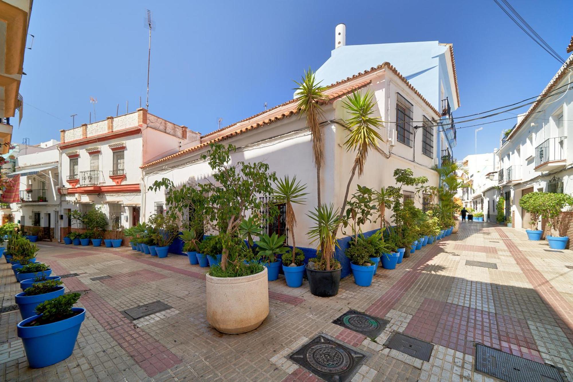 Oasis Jacuzzi Retreat Apartman Marbella Kültér fotó