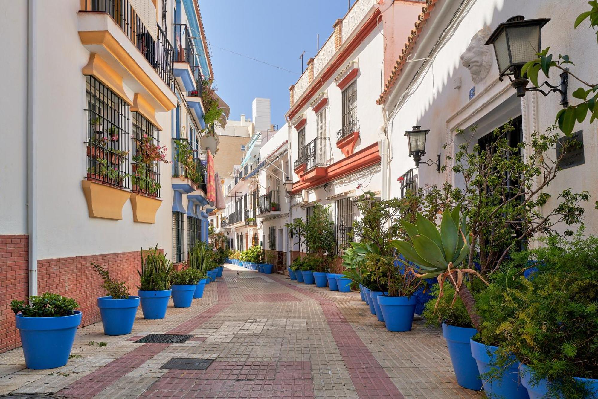 Oasis Jacuzzi Retreat Apartman Marbella Kültér fotó